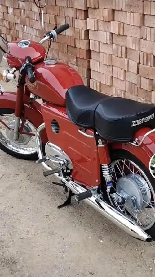 经典老式国产幸福xf250摩托车带给您满满的都是回忆