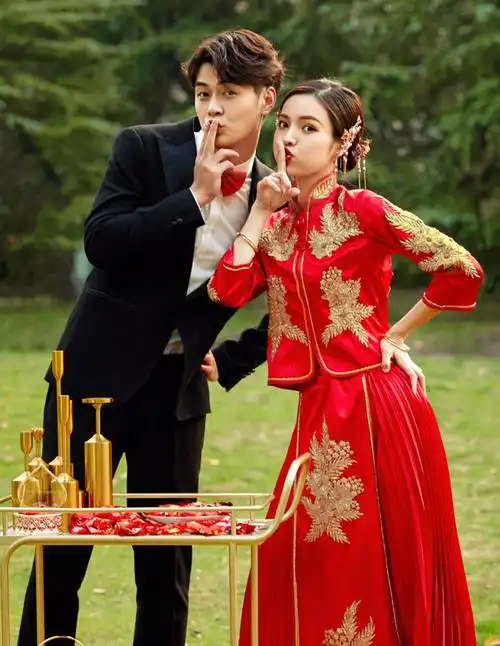 清新又俏皮的新中式婚纱照