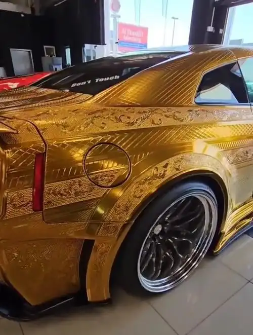 传说中的纯黄金跑车,太霸气了