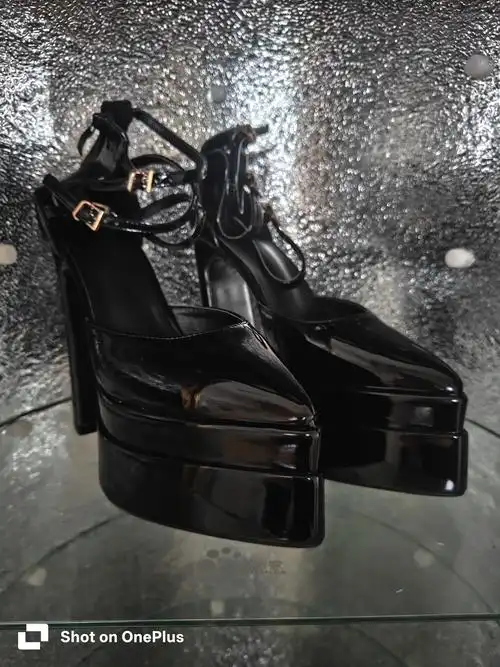 方圆走秀同款黑色尖头金属扣带防水台玛丽珍高跟鞋女粗跟法式单鞋