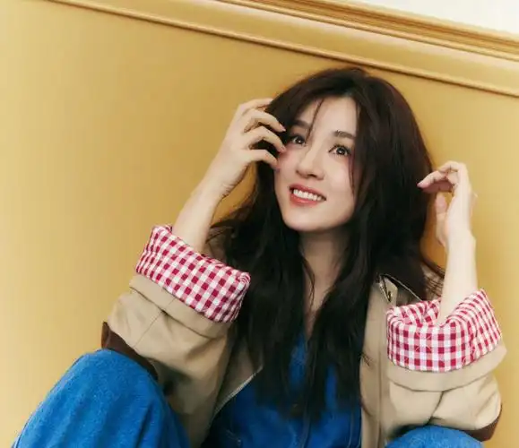 她长得漂亮演技好出道17年不炒作没绯闻深得观众认可与喜欢