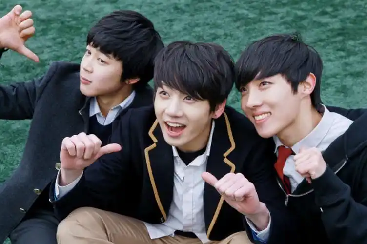 金南俊 金珍硕 闵玧其 田柾国 金泰亨 朴智旻 郑号锡 高清壁纸锁屏