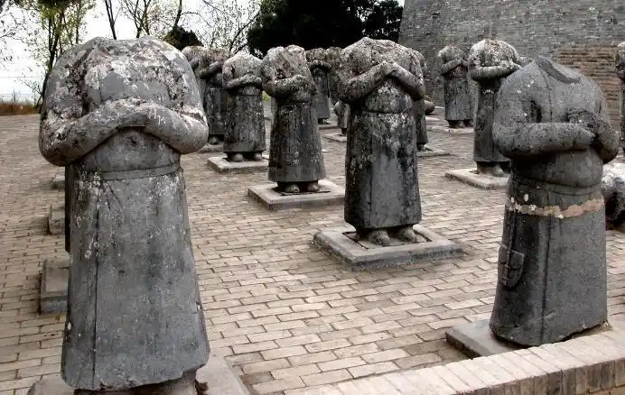 武则天的乾陵没人盗过这些无头石像是怎么回事今天终于明白了