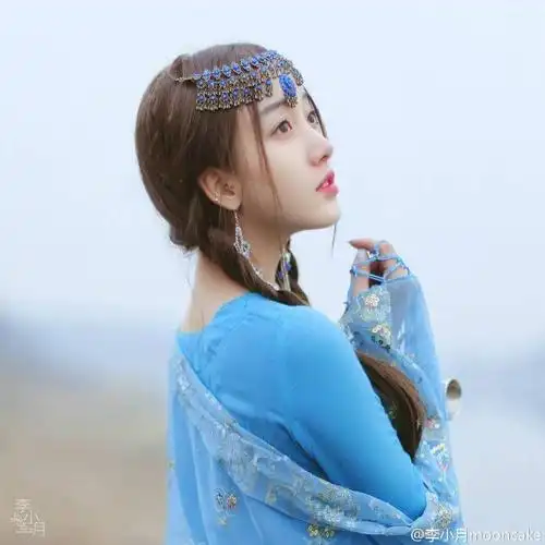 中戏校花刘垚昕 微博名垚昕