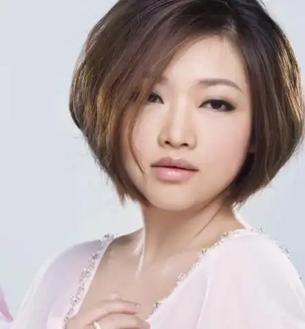 图歌手陈瑞图片大全因一首白狐一唱成名