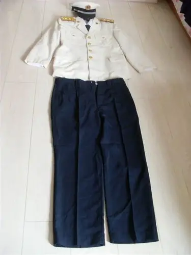 一套87海军上尉夏常服和两顶帽子欣赏