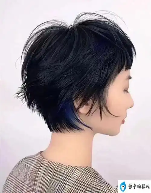 最近很火的剪短发(最火的短发发型图片)-知得星座网
