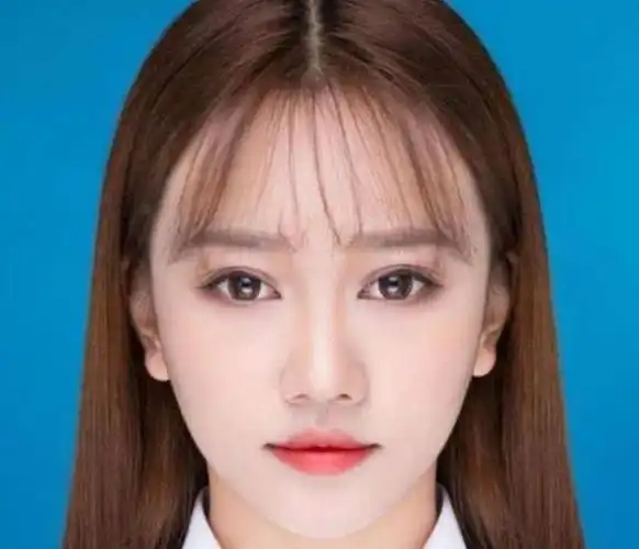 女生拍证件照时,记住这4个"小心机",轻松拍出"女神照"!