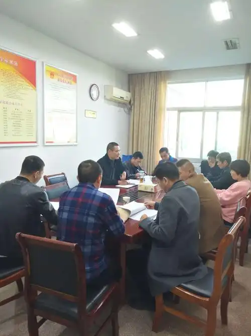 街道副主任陈春晟召集埠头村两委,承包方开会,商讨义乌财富砖瓦厂拆迁