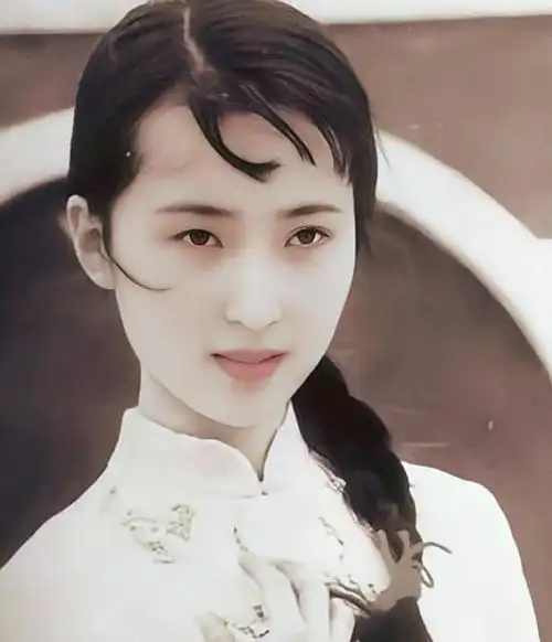 陈晓旭生命最后:患癌后拒绝就医,抛下亿万家产,与丈夫一同出家