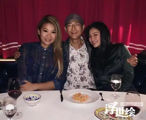 他们虽然同父异母但仍是感情最好的兄弟姐妹