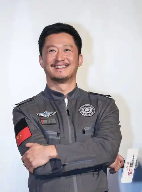 年,从无名小子变成了票房神话,他配得起我们的掌声_甄子丹_武术_电影