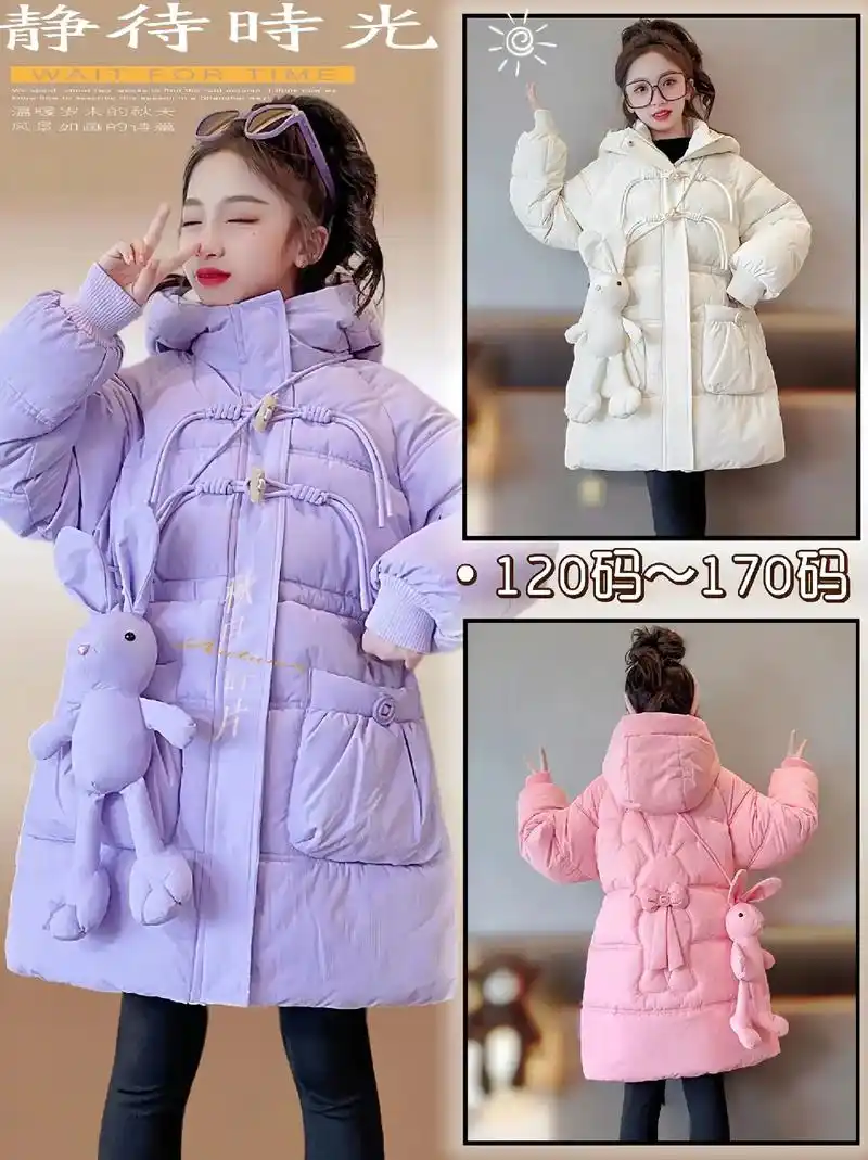 哇,兔子好可爱呀,这款衣服一字扣设计时尚还有点复古的感