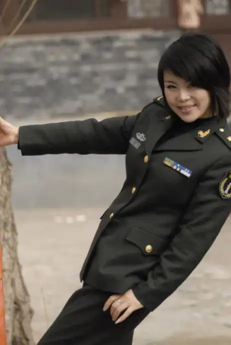 二炮独唱演员:董冬