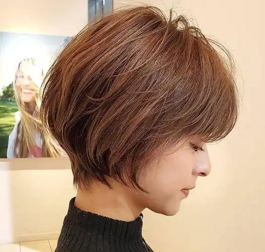 从戚薇的波波头发型,看今年流行的气质短发,选对发型更有女神范_女生