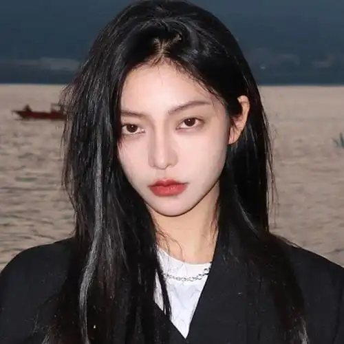 5/14张图片 下一张 下一组 相关专题 美女车模 相关标签 微信高冷美女