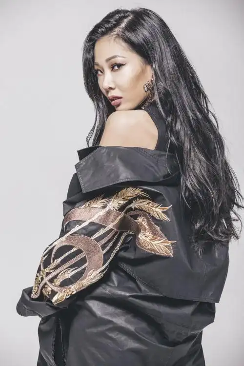 jessi15日突袭回归 厉害姐姐变身感性歌手