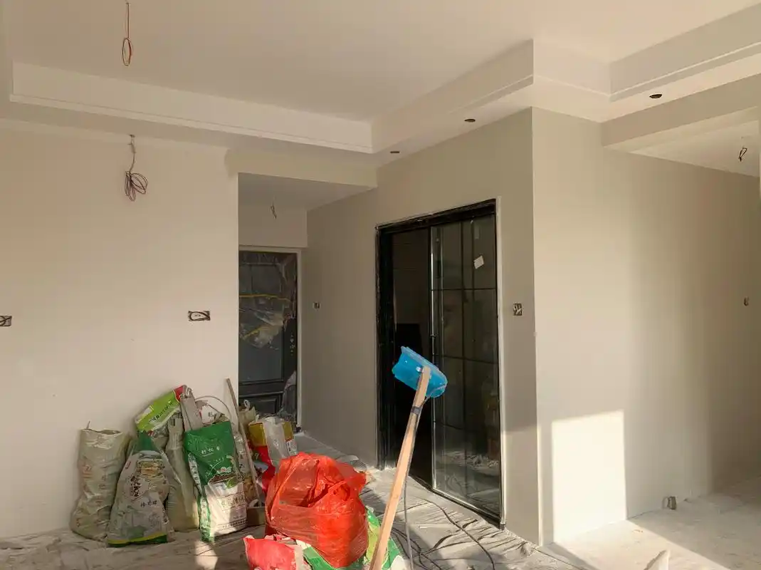 立邦乳胶漆杏子灰真的美,阳光一照进来哇塞 下午四点左右拍的,无滤镜