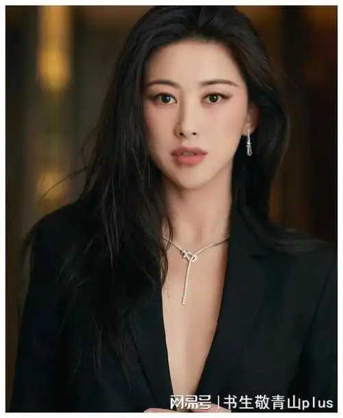 唯美人不可辜负"朱珠,1984年出生于北京市毕业于北京工商大学身高166