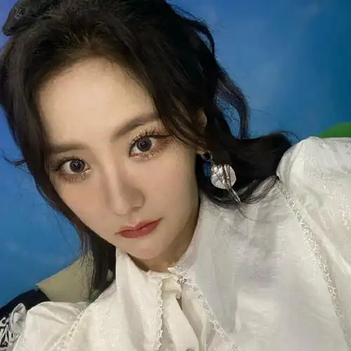 王艺瑾可二改 - 堆糖,美图壁纸兴趣社区