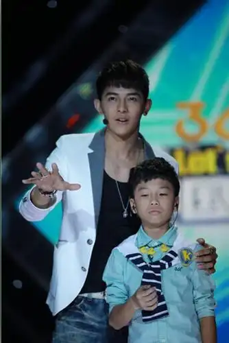 余家辉的演艺经历