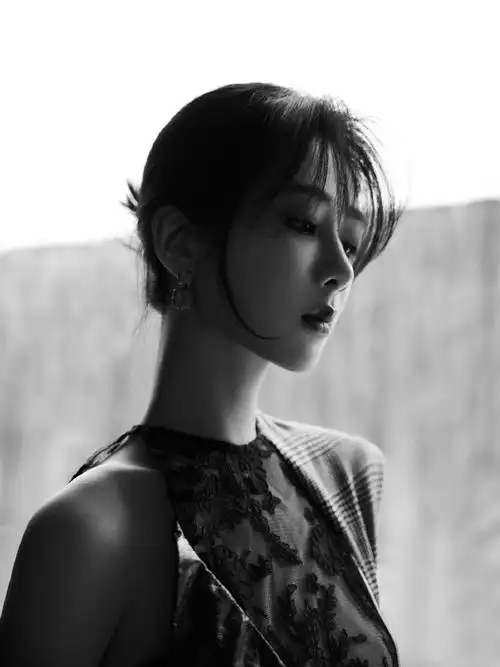 恭喜杨紫解锁第十一套高定  ronald van der kemp 2020春夏  #杨紫