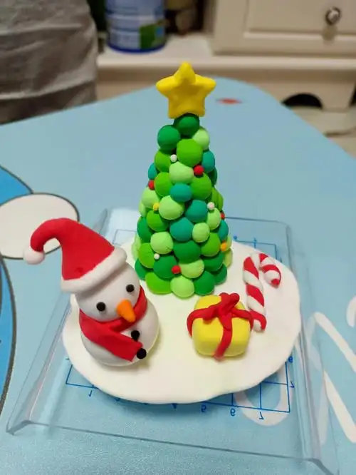 圣诞树彩泥制作