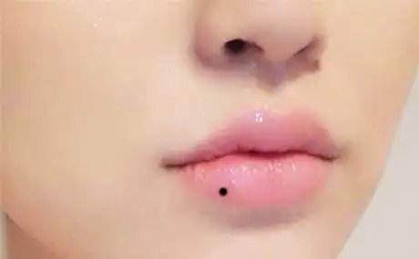 老人说的:这种痣长得越多越命苦,看你家有吗?没有骗人的