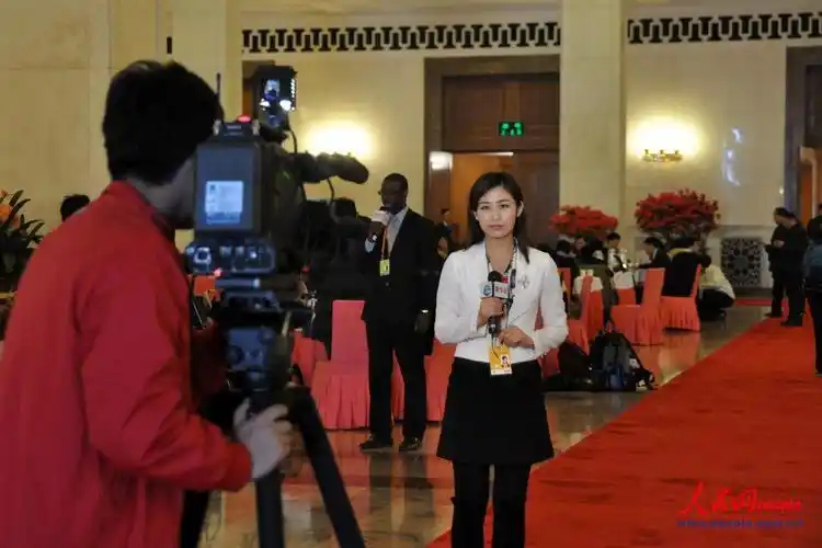 王胜俊作最高人民法院工作报告;最高人民检察院检察长曹建明作最高