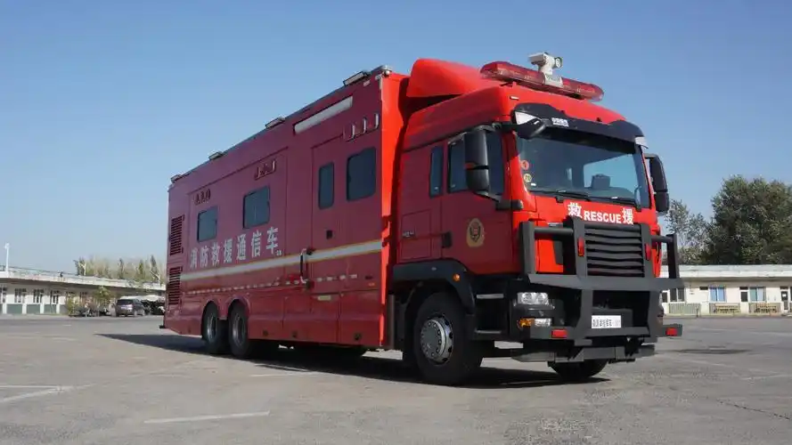 汕德卡6x4 12米应急救援指挥消防车外观