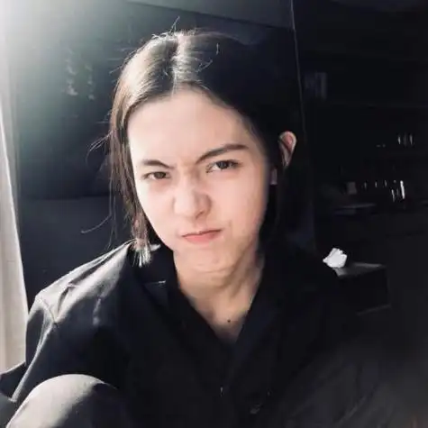 好看的女生头像大全冷酷,给人的第一印象是冷漠和高傲