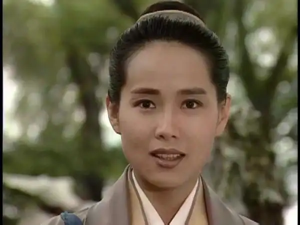 很多人小时候都以为扮演许仙的叶童就是一个男人,以至于后来叶童恢复