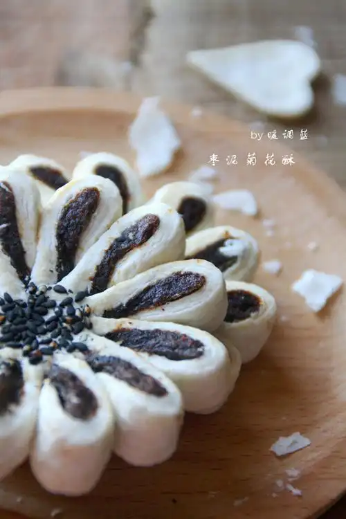 让家人惊艳的中式酥点:【6瓣花枣泥酥】(另附【菊花枣泥酥】)