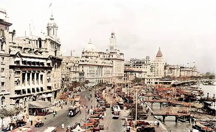 英国人眼里的民国上海,街市繁华,小吃诱人,拍摄于1934年前后_男子