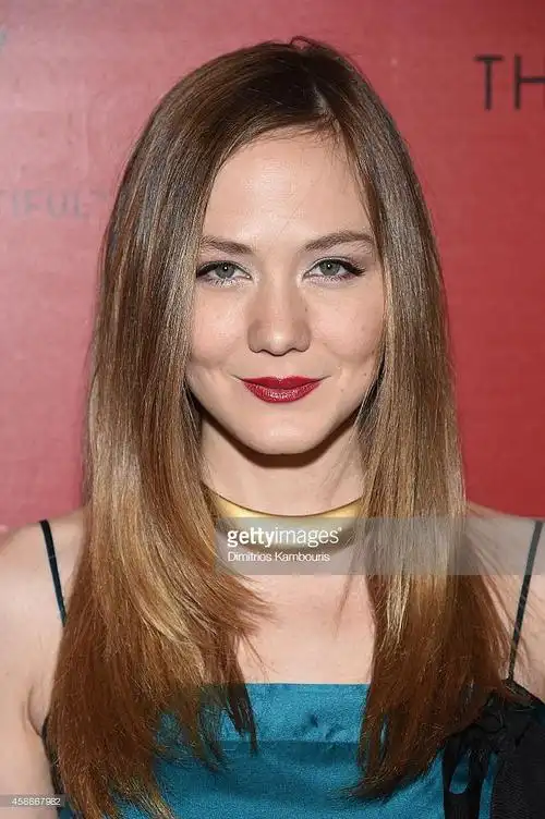 路易莎·克劳瑟 louisa krause的图片