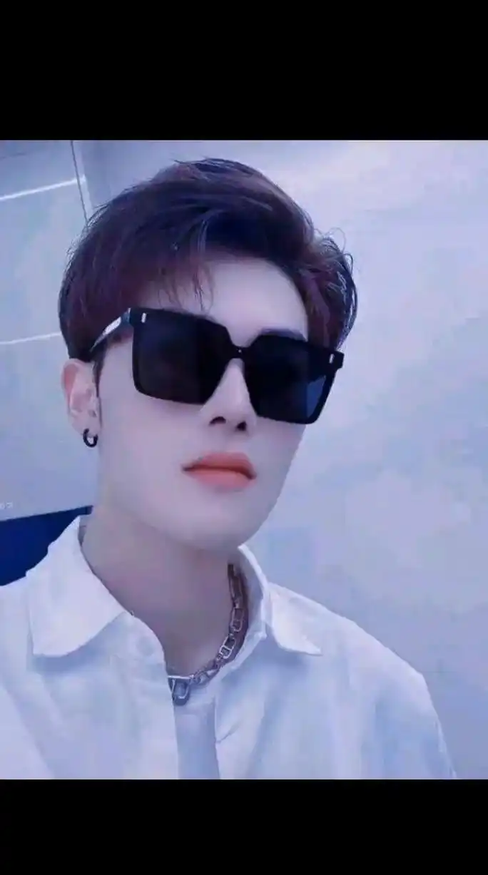 小帅帅哥哥墨镜一带帅哥合集