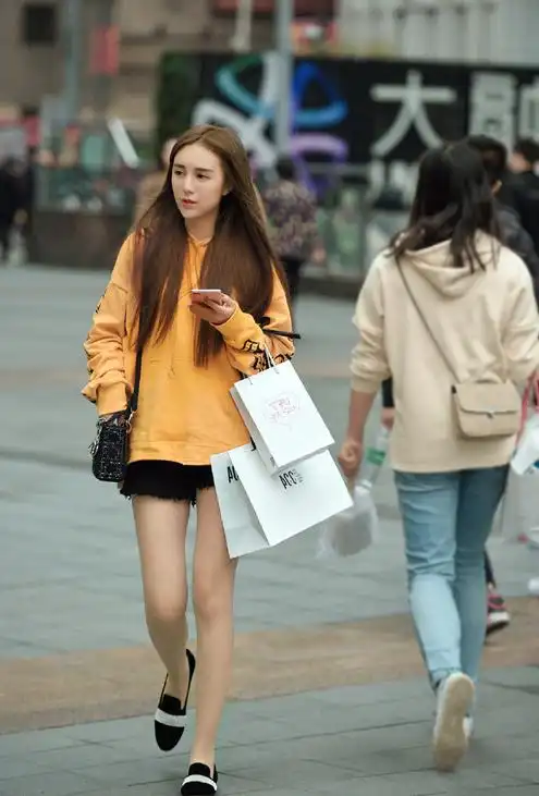 温州街拍:图八说不出的艳美绝俗,鲜艳夺目的身材简直令我窒息!