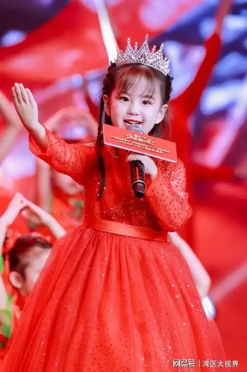 深圳童星张宇慧闪耀亮相第四届国际华人少儿电视春晚