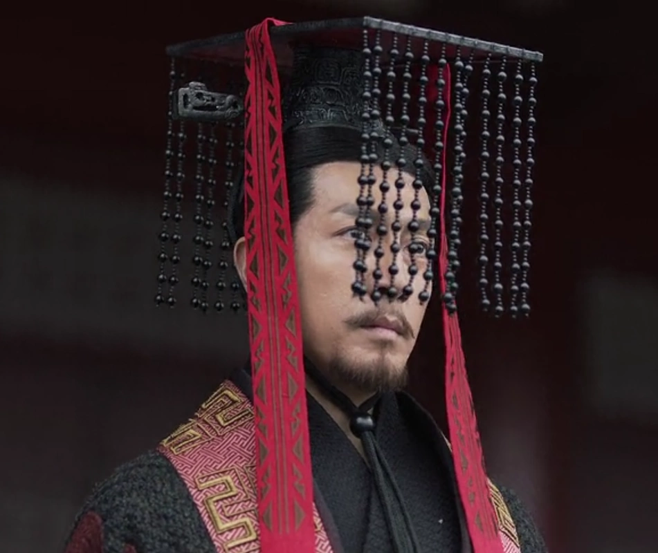 大秦赋里秦始皇的龙袍是黑色王室流行色原来是这样确定的