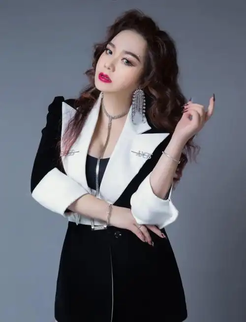 明星资讯0301抖音爆火神曲思念成沙中国新歌声学员中国内地女歌手朱