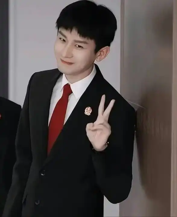 底线周亦安 小周法官搞事业的样子真的很帅的,好吧,连我们政 - 抖音