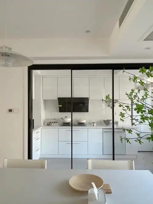 实景极窄移门纯白色厨房绝绝子