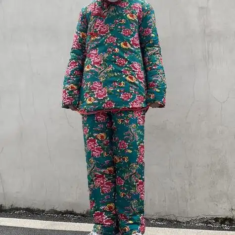 女人穿花棉袄花棉裤图片搞笑图片