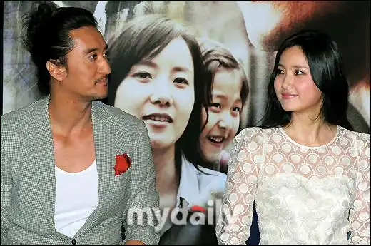 p>申贤俊(shin hyeon jun),1968年10月28日出生,毕业于韩国 a target