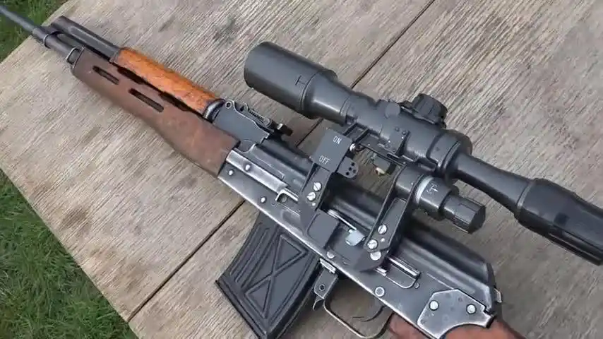带瞄准镜的psl半自动狙击步枪射击,外观与svd极为相似-军事视频-搜狐