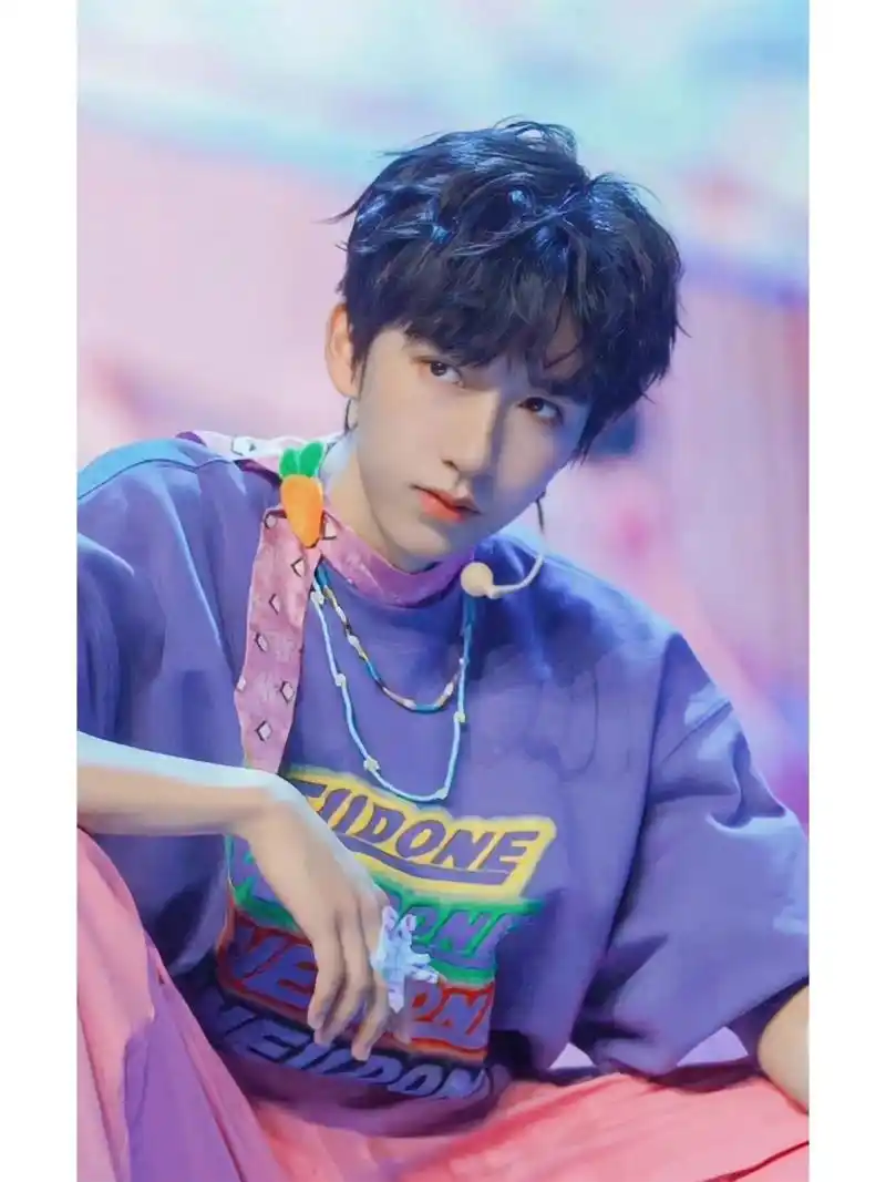 贺峻霖头像 那些适合当头像的霖霖