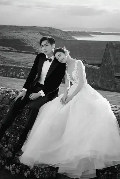 张若昀唐艺昕婚礼上,马思纯是伴郎