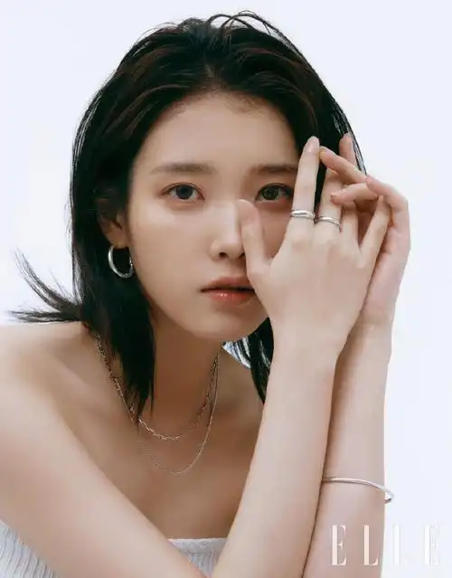 【cr elle korea 】  #李知恩#  iu演唱会 iu短发  iu韩国第一女