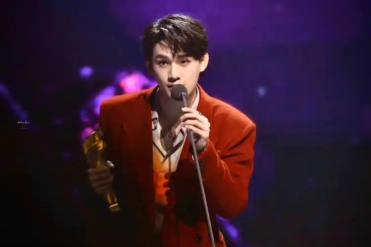 姚琛演唱《夜闹·yeah,now》节奏感超强_高清1080p在线观看平台_腾讯