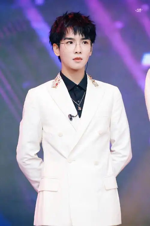 白马王子郑繁星